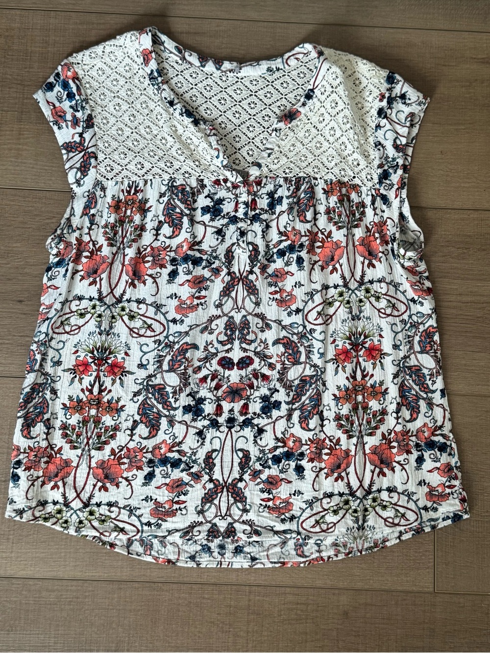 Daniel Rainn White Floral Crochet-Yoke Sleeveless Blouse
